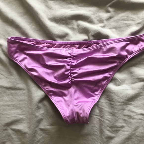 Bikini - Picture 2 of 2